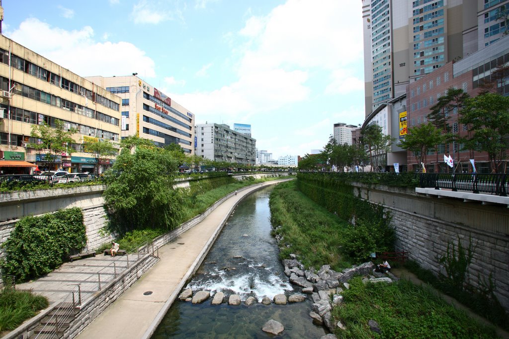 청계천 by Korea Tourism Org.