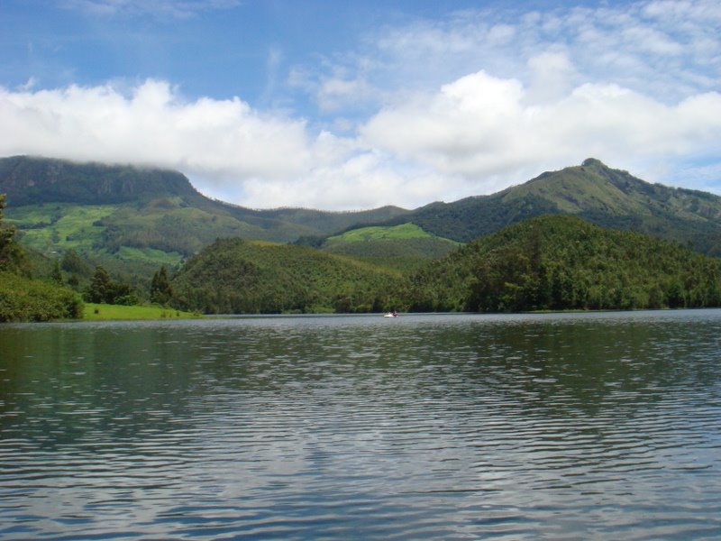 Munnar by rathishv