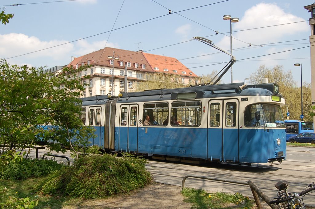 Alte Trambahn am Sendlinger Tor Rondell by mux.de