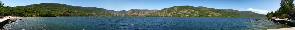 LAGO DE SANABRIA DESDE MUELLE DE PLAYA GRANDE. PANORÁMICA DE 180º. by Jose Ignacio M.G.