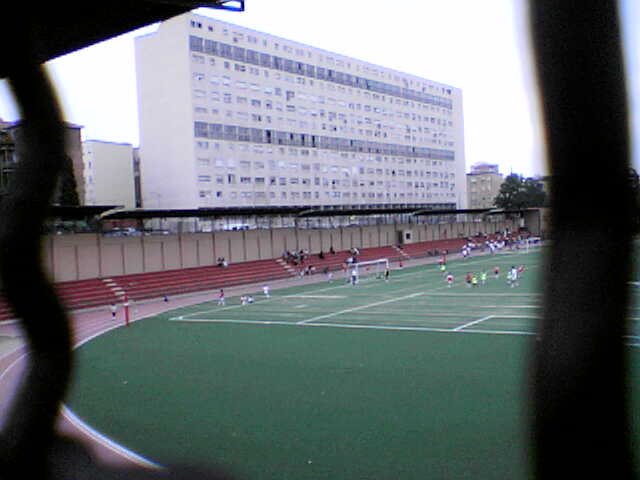 Bloque y polideportivo de la Conce by mamboindahaus