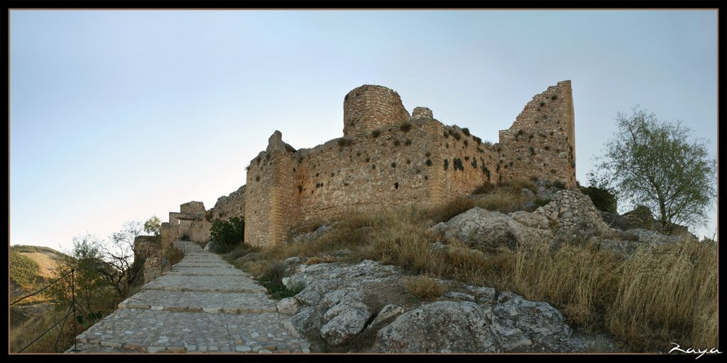 Castillo de Moclin by Jose Raya