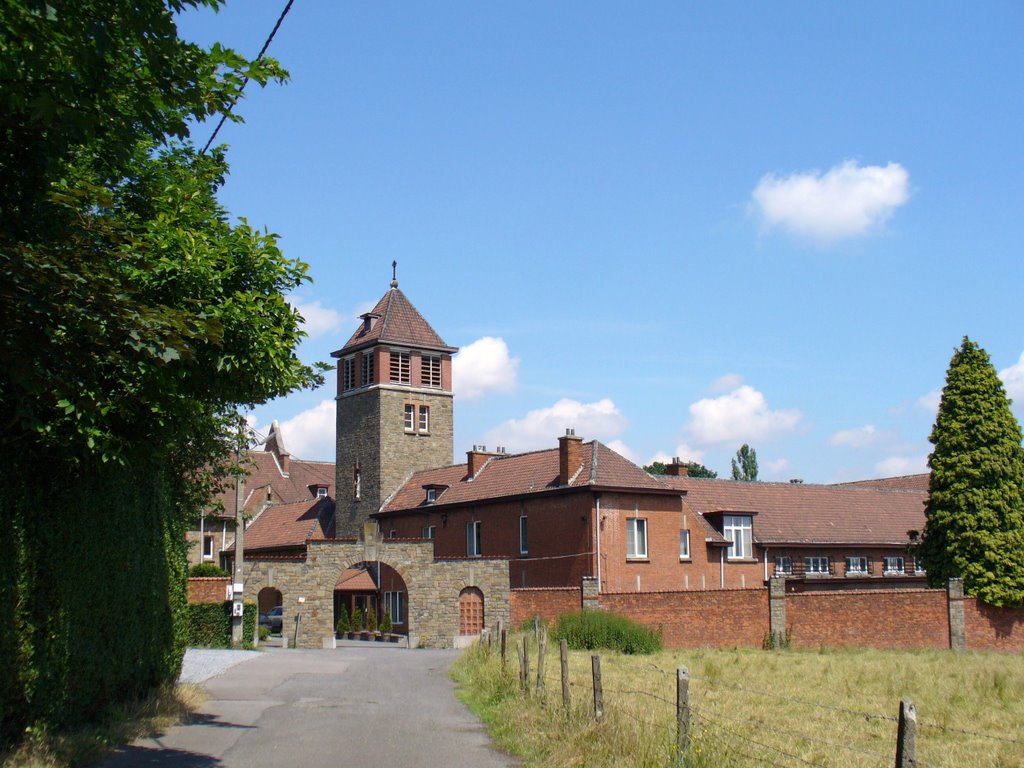 Embourg, entrée du Carmel de Mehagne. by devil-le