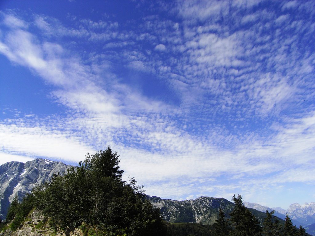 Cotton-wool-clouds by Andreas Wiesner