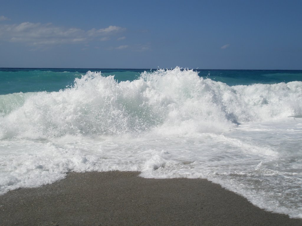 Grande mareggiata a Lido di Palmi by piliffo