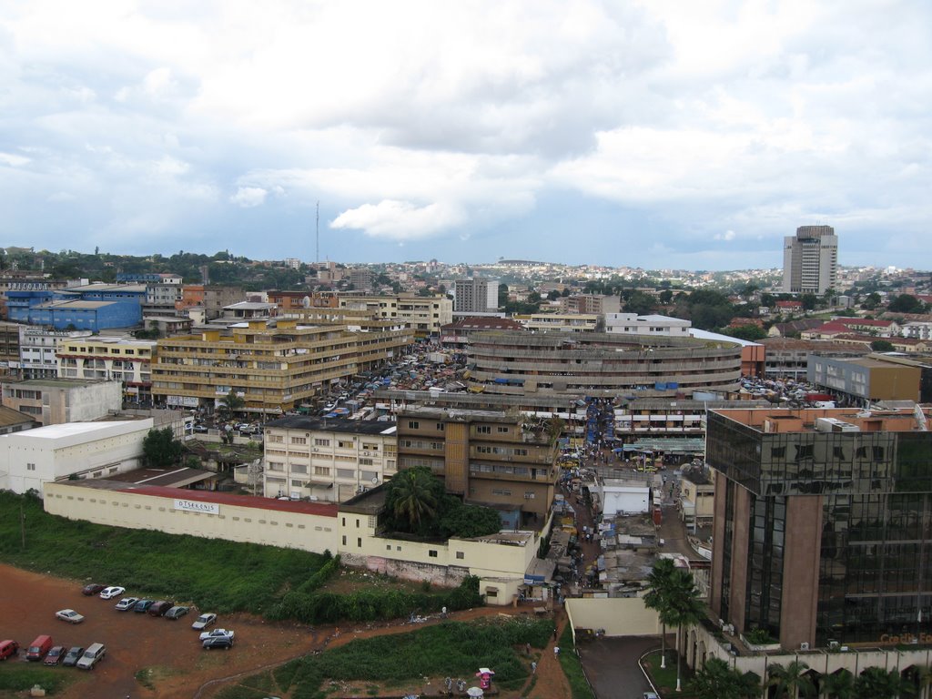 Yaoundé, vue panoramique de l'hôtel Hilton by TNTGlobeTrotter