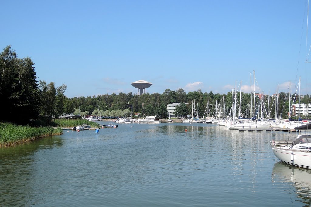 Haukilahti marina by Petteri Kantokari