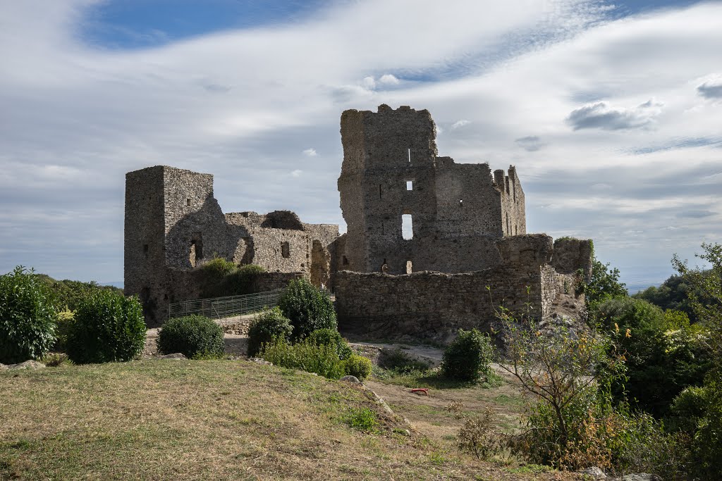 Saissac, Frankrijk. Kasteel. by Geert Giesen