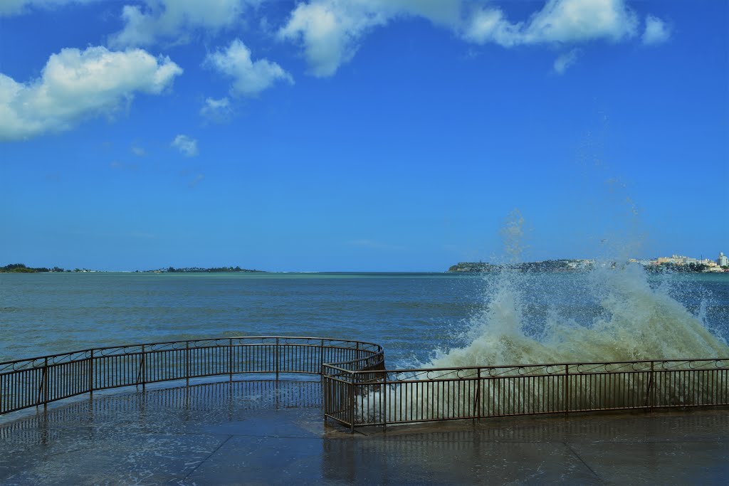 Malecón de Cataño, pueblo de la linda patria tuya y mía! by Ricardo David Jusino…