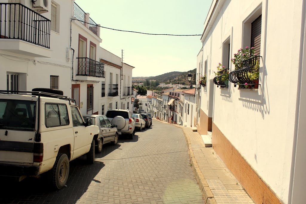 SANLÚCAR DE GUADIANA (HUELVA) CALLE DE LOS DANZADORES by JOSE LUIS OROÑEZ