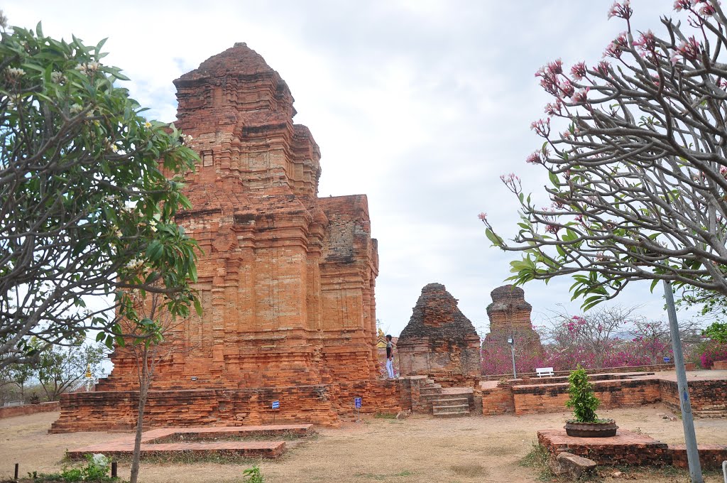 The Trip Through The Country - Xuyên Việt 2014 by Che Trung Hieu