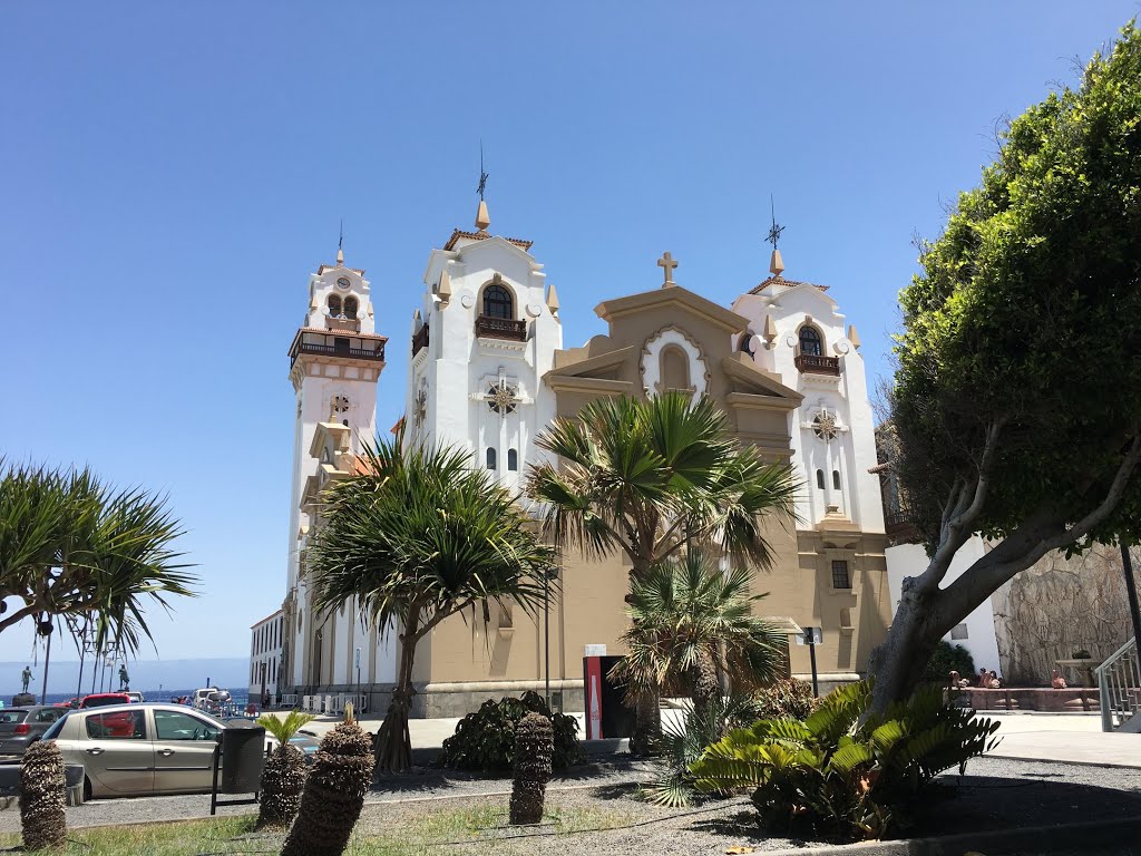 Candelaria, Santa Cruz de Tenerife, Spain by Ropuh