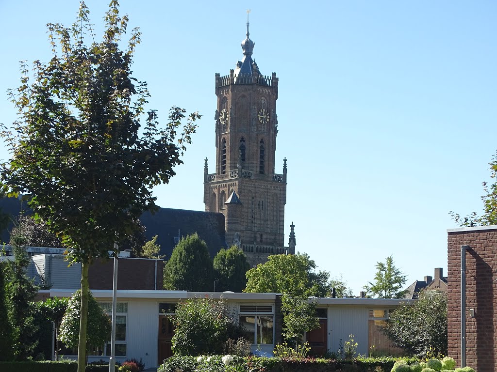 Elst, Netherlands by Anne van Loozenoord