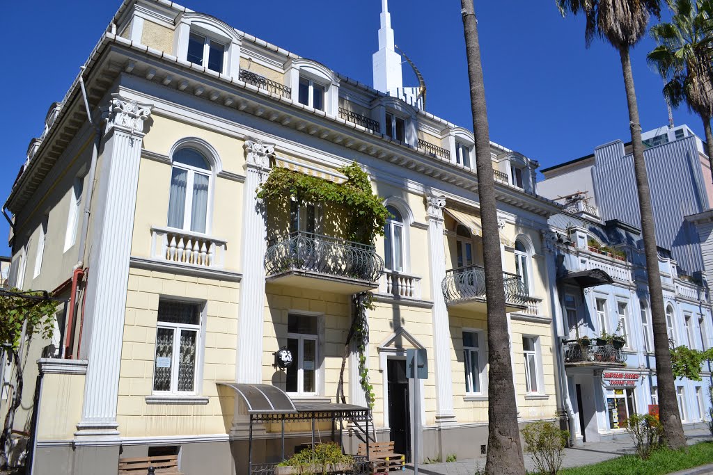 Rustaveli avenue, Batumi by Pogromca Gašnič