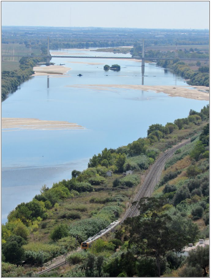 Rio Tejo e Ponte Salgueiro Maia by André Barragon