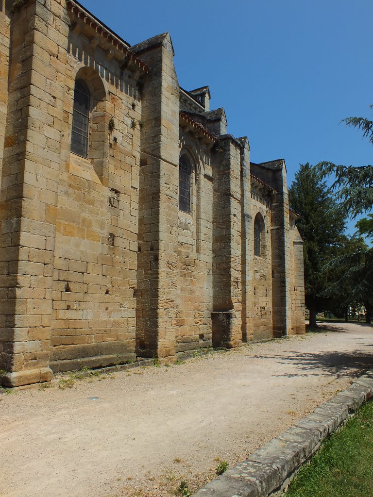 Église Notre-Dame du Puy à Figeac (rue Victor Delbos) by Yann LESELLIER