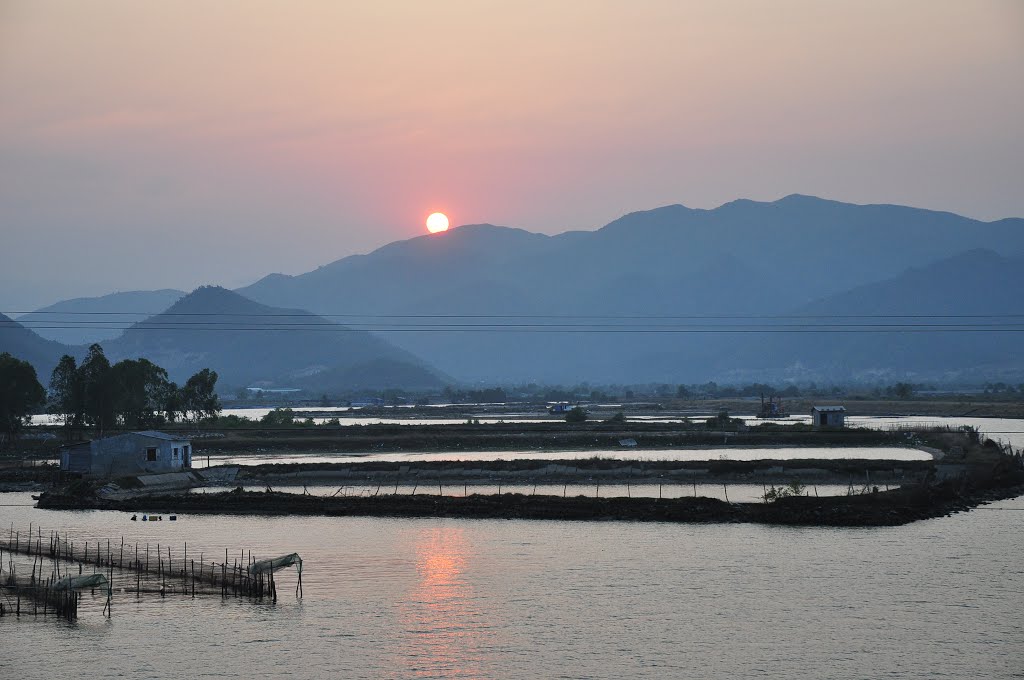 The Trip through The Country - Xuyên Việt by Che Trung Hieu