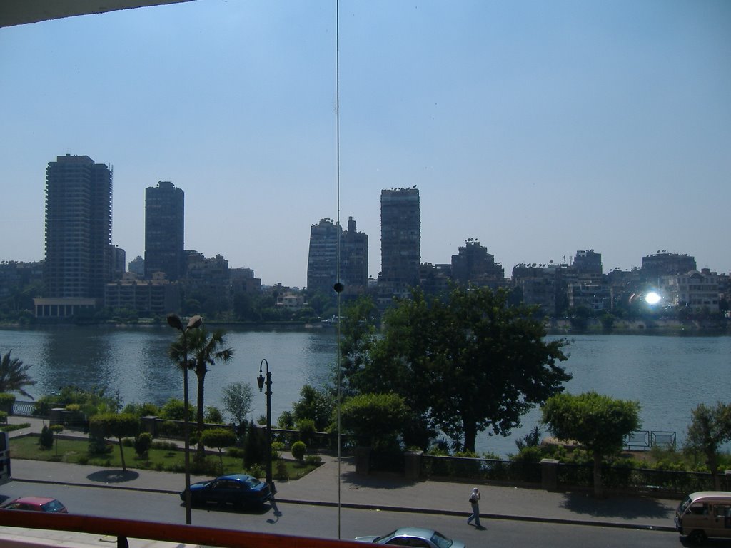 Vue sur le nile depuis centre commerciale arkadia by mayat.2006