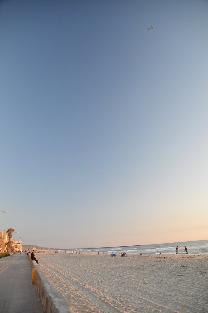 Mission Beach, San Diego, CA 92109, USA by PavolG