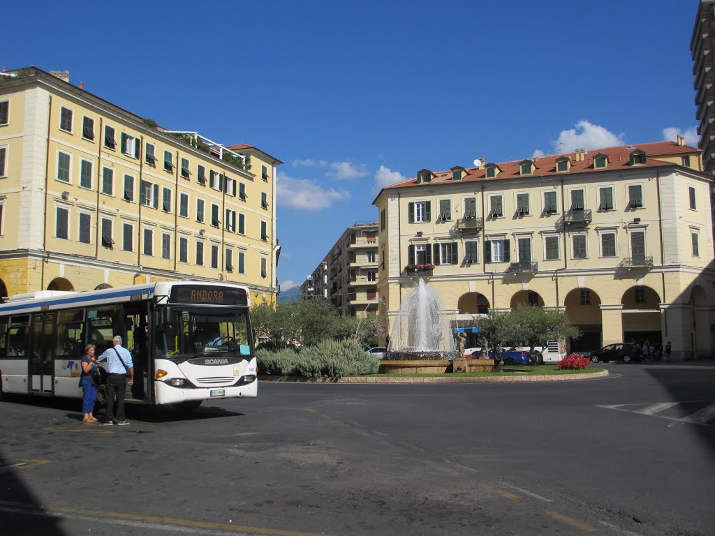 Oneglia, Piazza Dante by genro