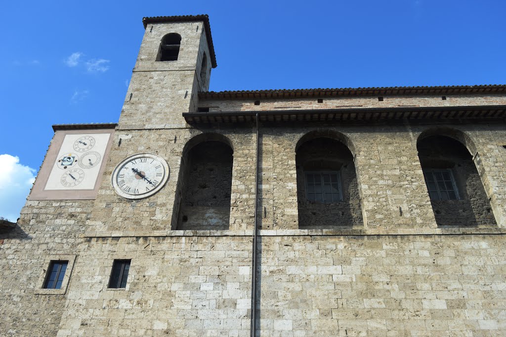 Scorcio laterale della chiesa di Santa Maria del Carmine by Geo S