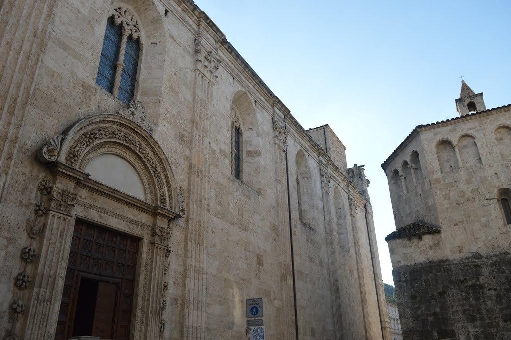 Scorcio laterale della Cattedrale di Sant'Emidio by Geo S