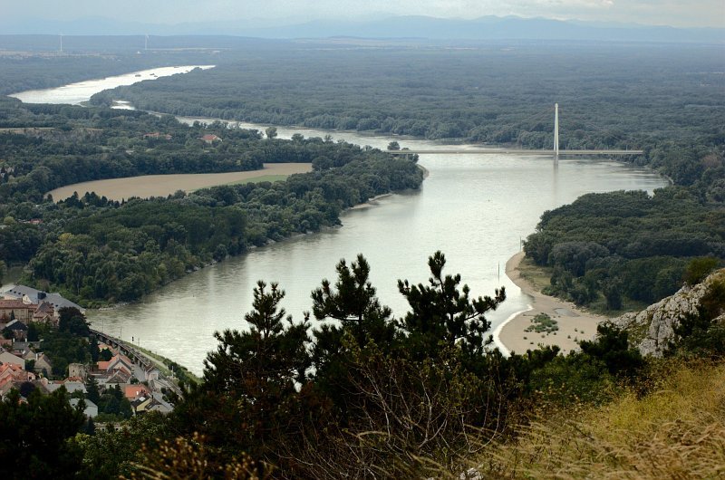 Danube in Hainburg by stan_nö