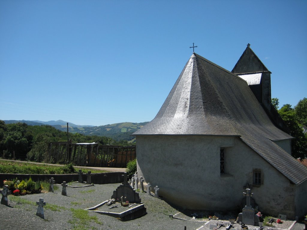 Larrebieu l'église by pierh