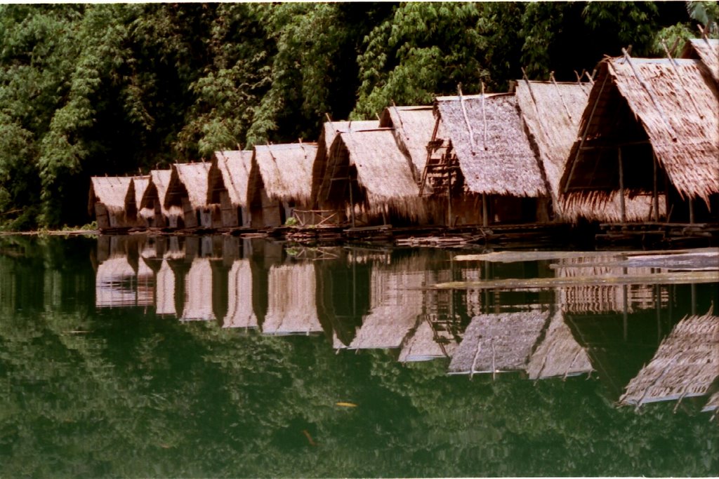 Khao Sok Lake Tour Huts 1 by crazypapa