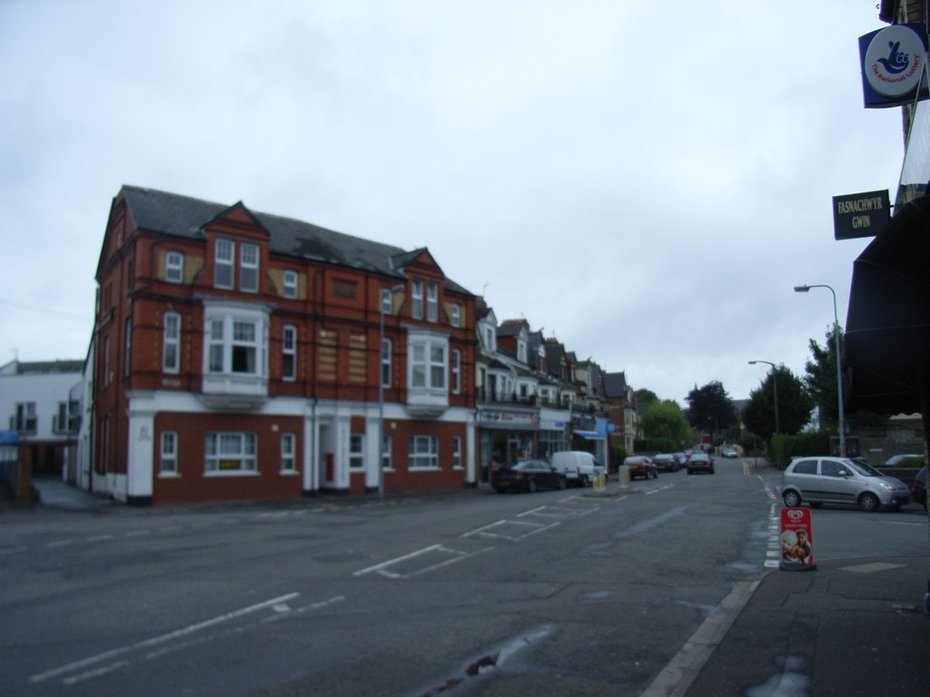 Looking up Romilly Crescent by DRTJones