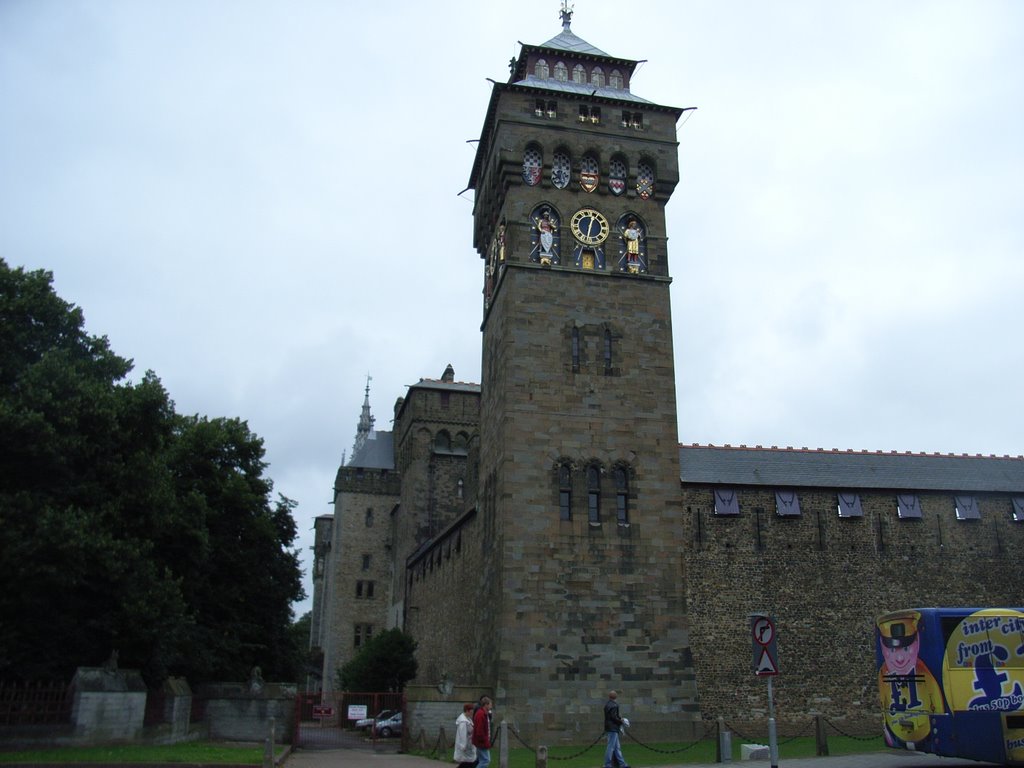 Cardiff Castle/Castell Caerdydd by DRTJones