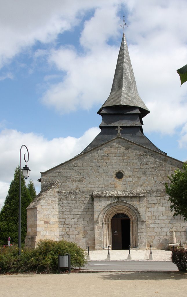 Couzeix : église romane du 11è siècle by macrobert