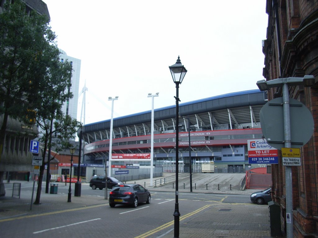 Millenium Stadium from Quay Street by DRTJones