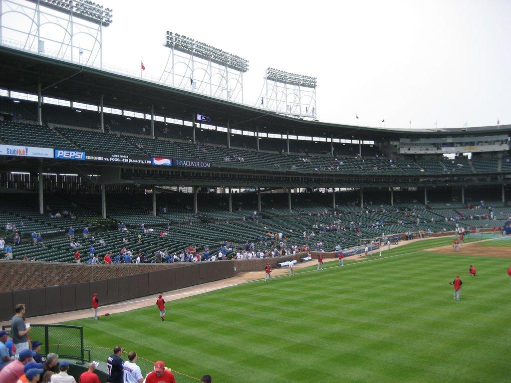 Wrigleyville, Chicago, IL, USA by shotwell