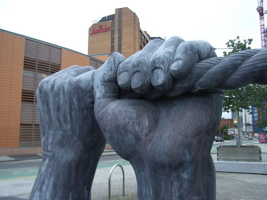 Hands sculpture on Bute Terrace by DRTJones