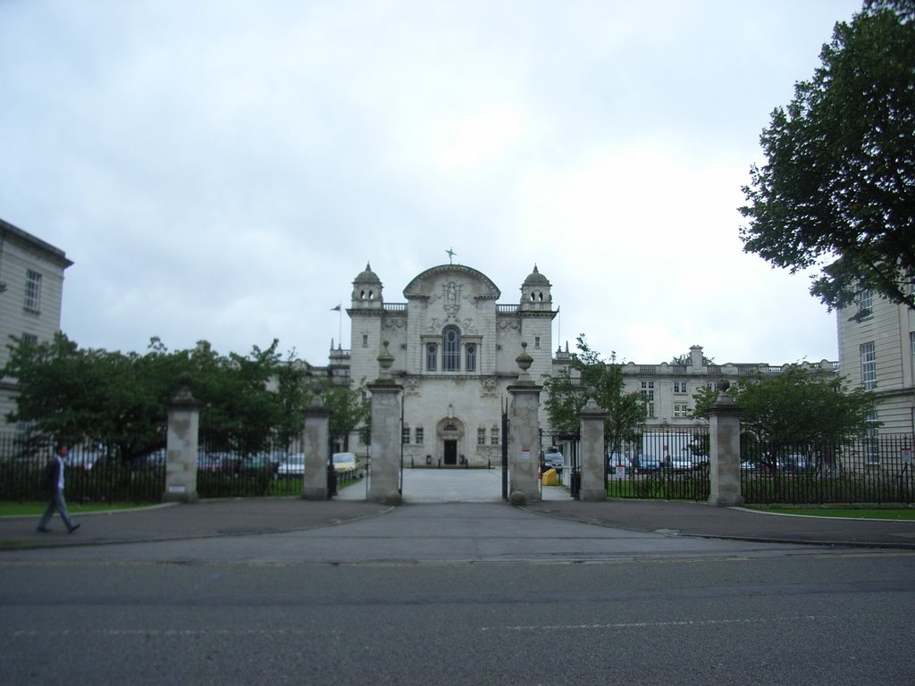 Main Building of Cardiff University by DRTJones