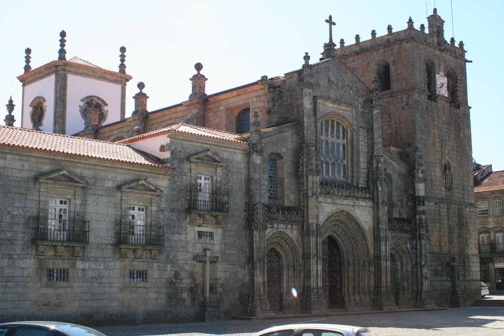 LAMEGO (Portugal) La Cathédrale (Sé) by pierre basson