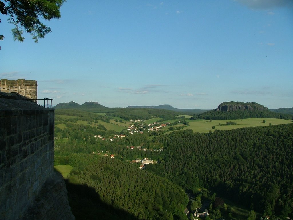 Pfaffendorf, Blick von der festung Königstein by Till H. Kleinert