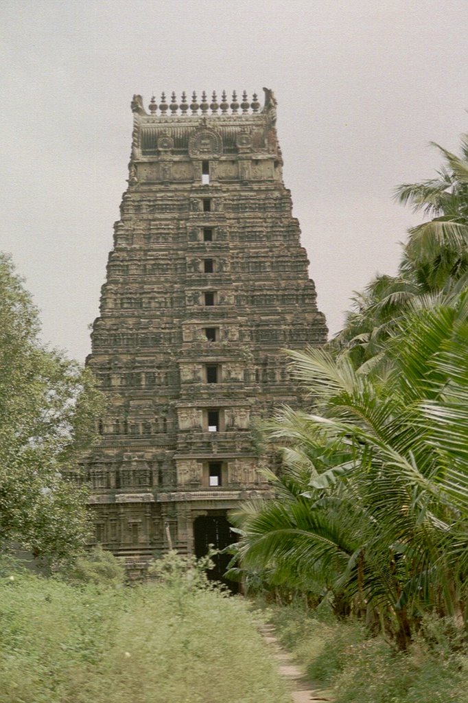 Thanjavur - Brihadishwara Temple by Christian Baume