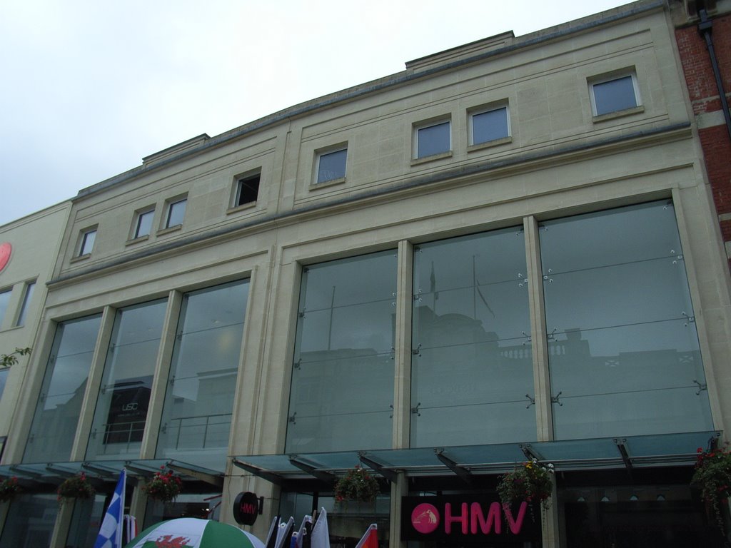 HMV on Queen Street by DRTJones