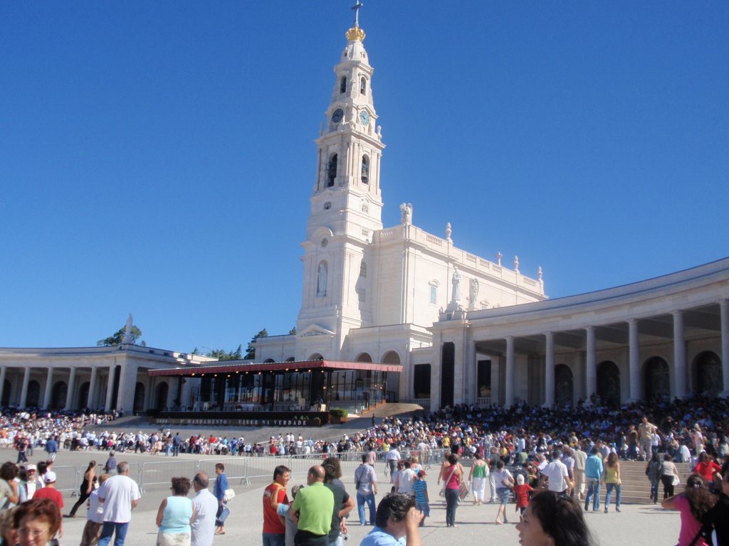 Santuário de Fátima by Nuno Bernardo