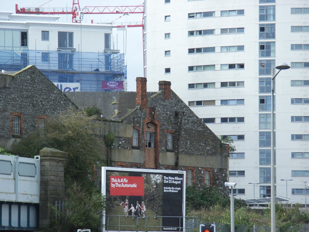 Old Warehouse, Altolusso in the background by DRTJones