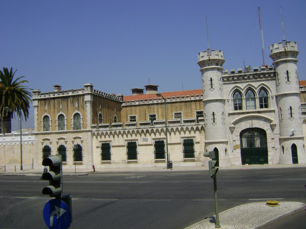 Lisbon, Portugal by rralluca