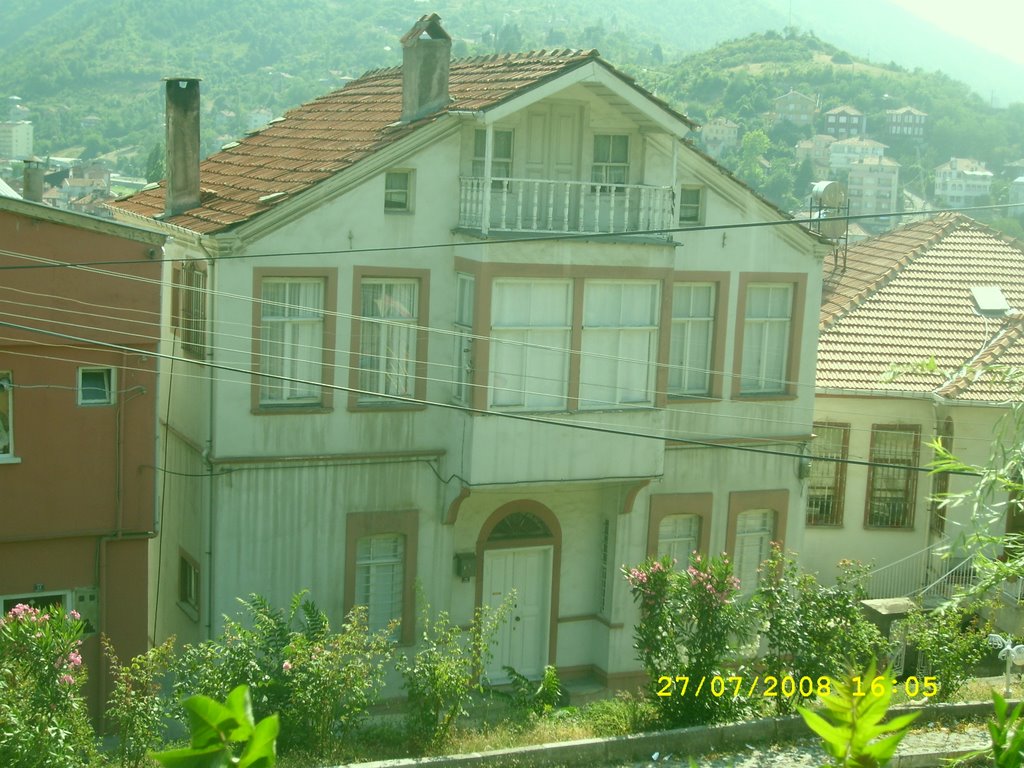 A BEAUTIFUL CLASSIC HOUSE OF INEBOLU by Berke Kaan