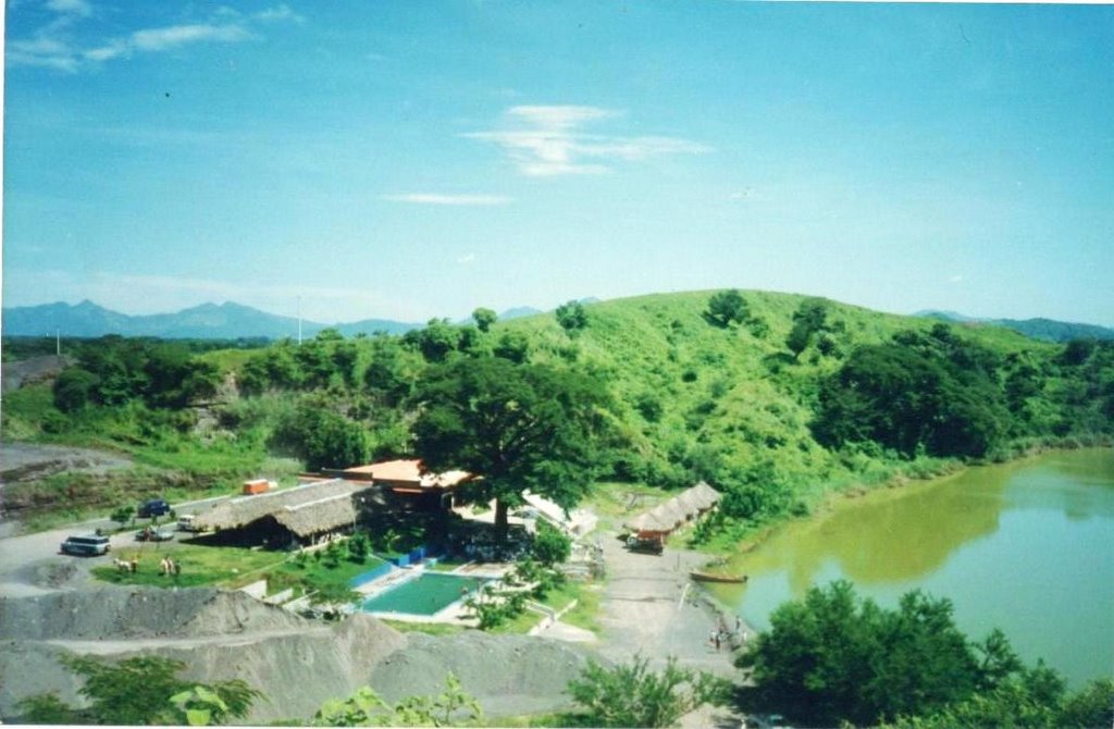 Laguna Aramuaca, San Miguel by Joseph Ramos