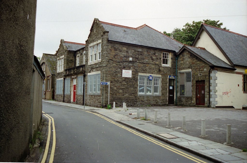 Old Police Station Caerphilly 1989 by eddiereed.co.uk