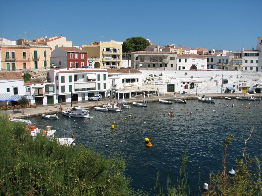 Es Castell harbour-side by Phil Bunce