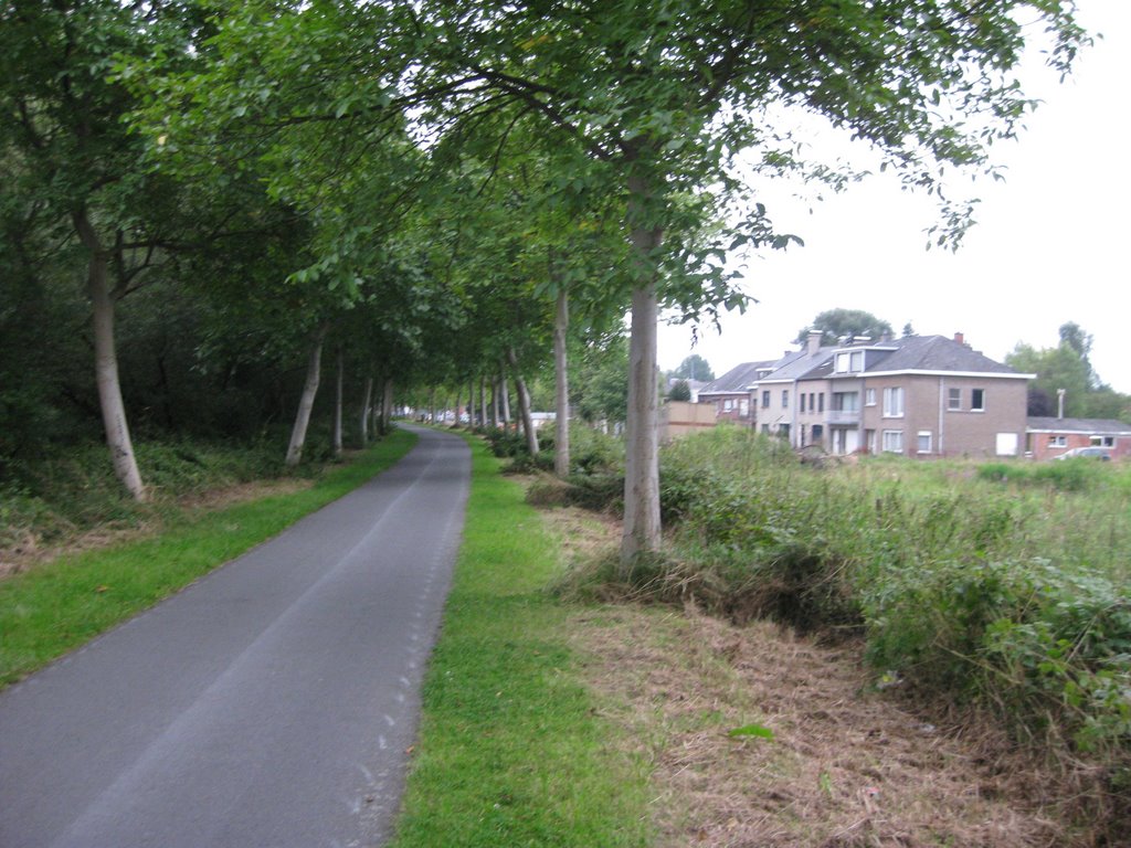 Fietspad van Gijzegem naar Aalst zicht op Zijpbeekstraat by janmatthieu