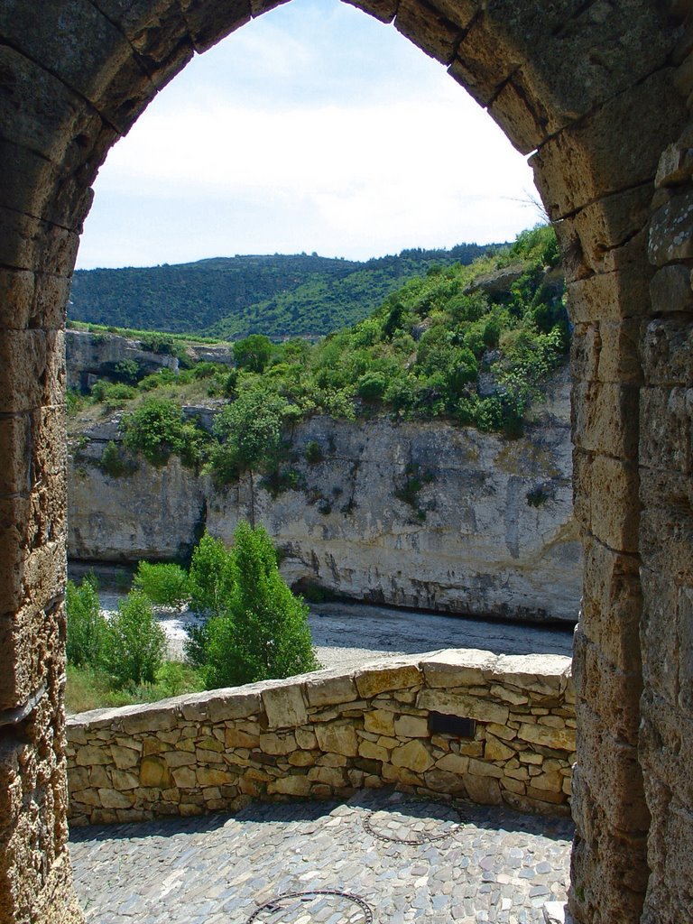 Frankreich_Languedoc-Roussillon_Minerve_Das südliche Tor 'Pòrta Bassa' by Elmokula