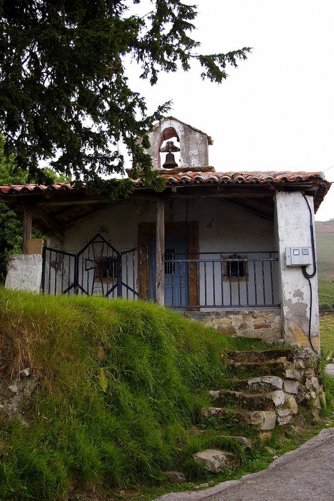 Iglesia, Antoñana, Belmonte de Miranda, Asturias by Antonio Alba